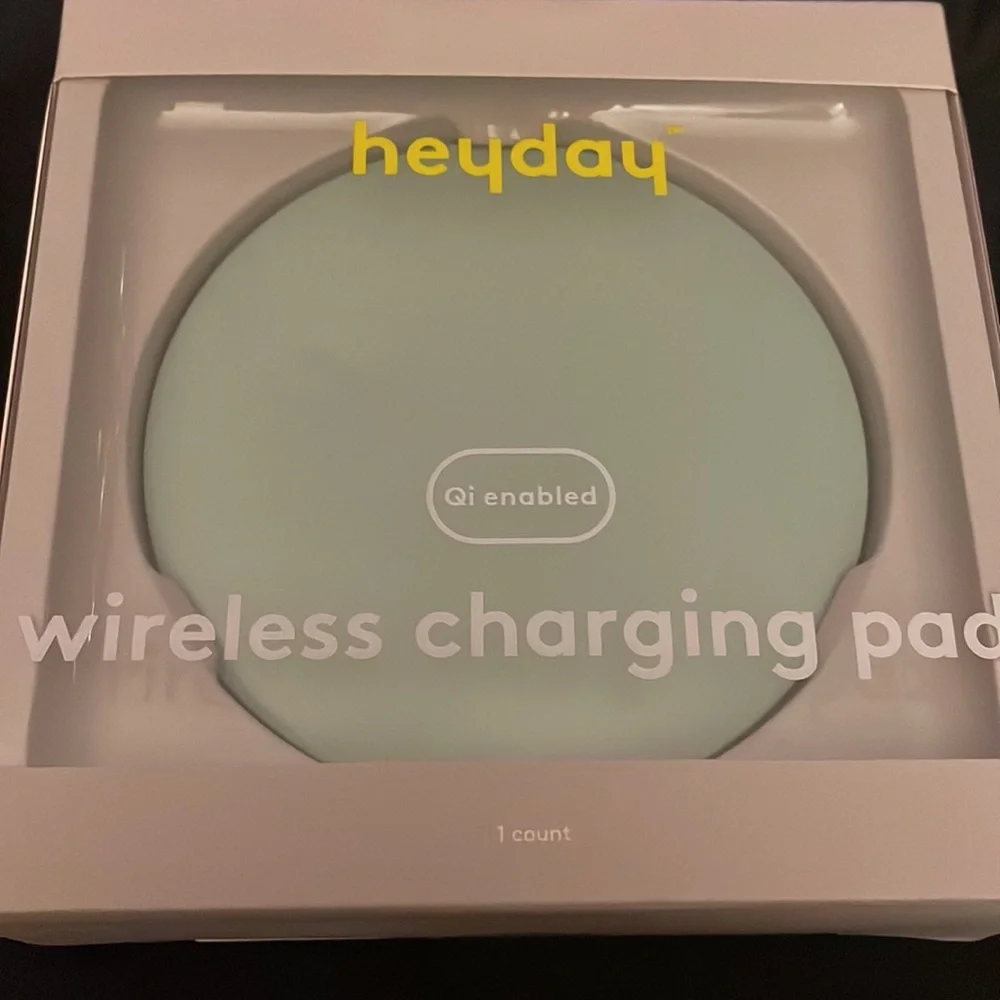 Heyday wireless charging pad Qi enabled